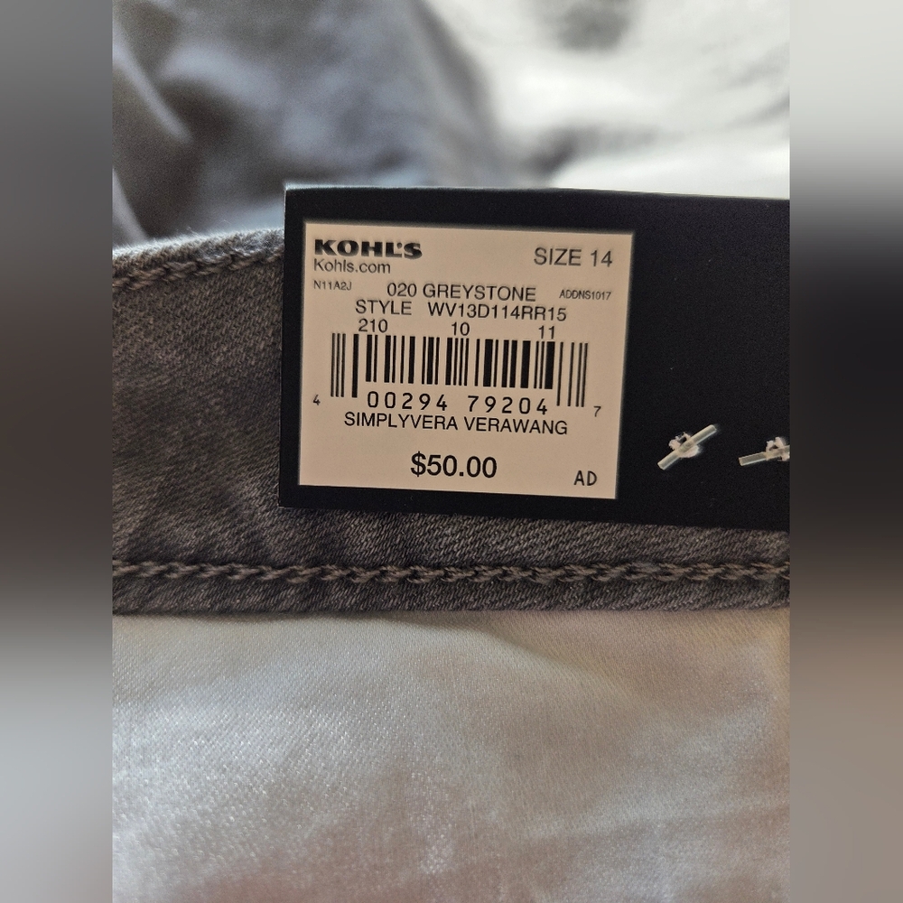 NWT! Vera Wang Women's Gray Jeans - Picture 5 of 6
